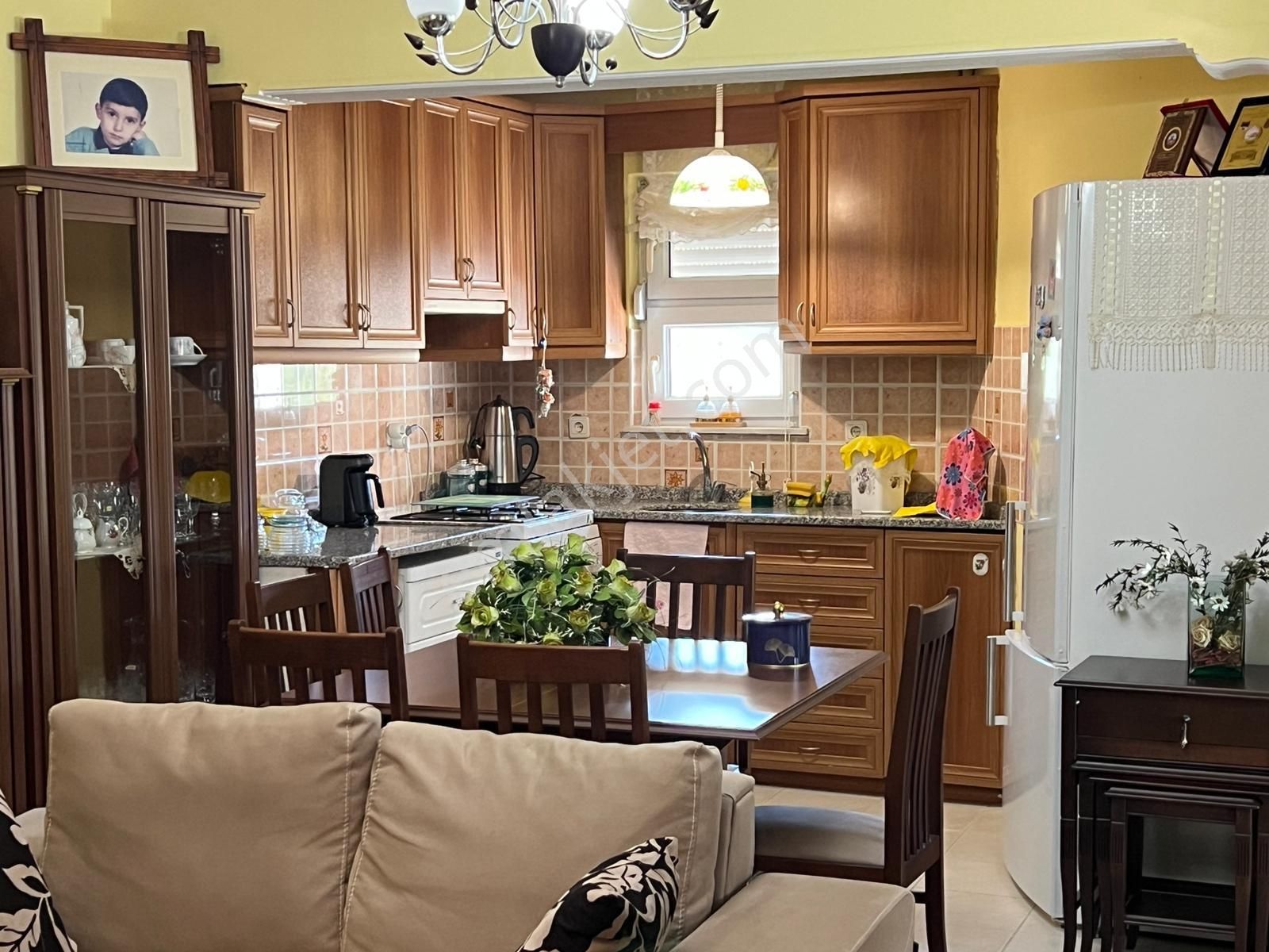 Site İçerisinde Eşyalı 3 Katlı Yapılı Villa - Görsel 22