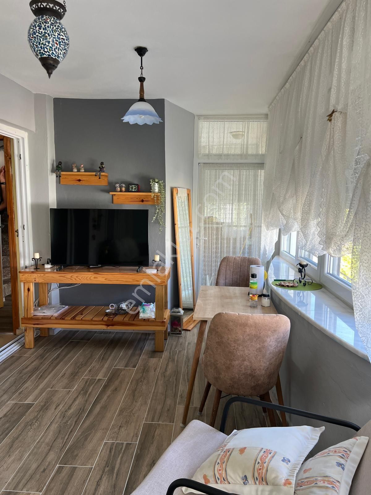 Site İçerisinde Eşyalı 3 Katlı Yapılı Villa - Görsel 24