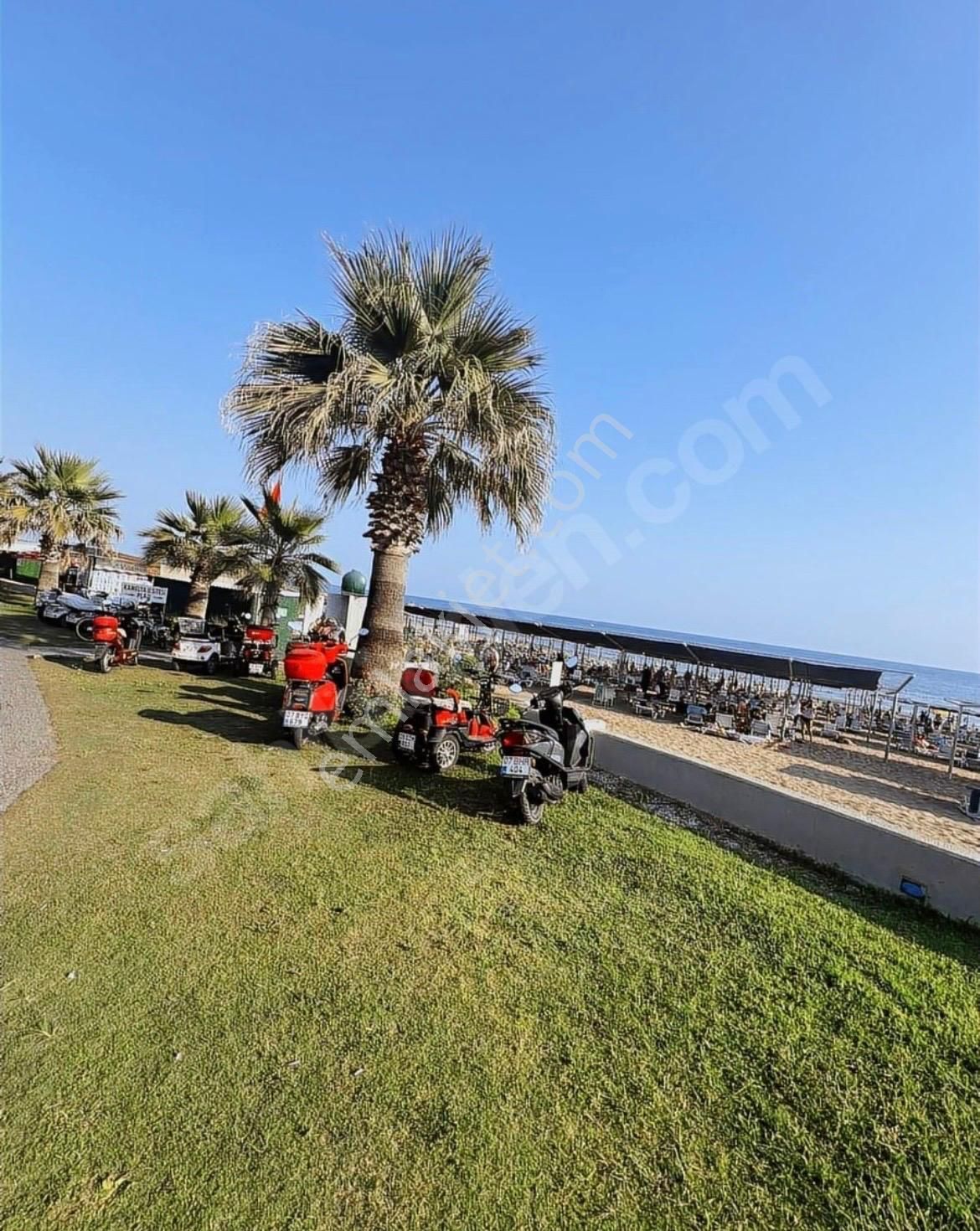 Site İçerisinde Eşyalı 3 Katlı Yapılı Villa - Görsel 8