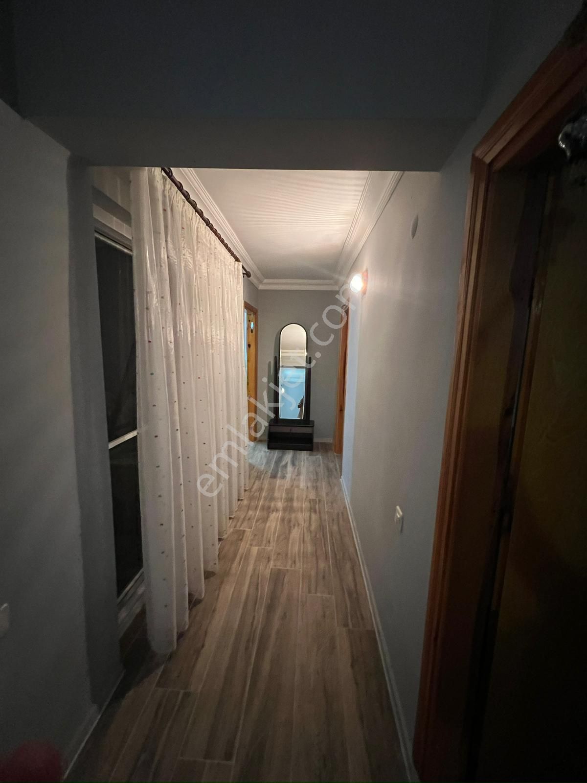 Site İçerisinde Eşyalı 3 Katlı Yapılı Villa - Görsel 10
