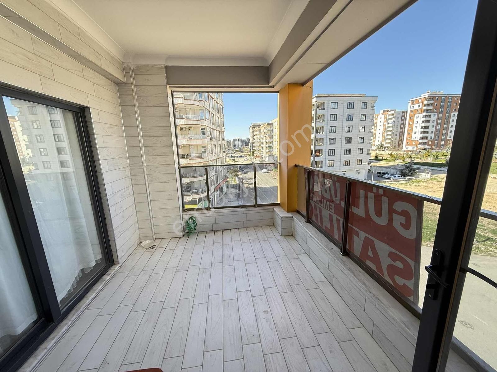 Atakent'te Köşebaşı Cadde Üstü 4+1 Arakat Uygun Daire - Görsel 8