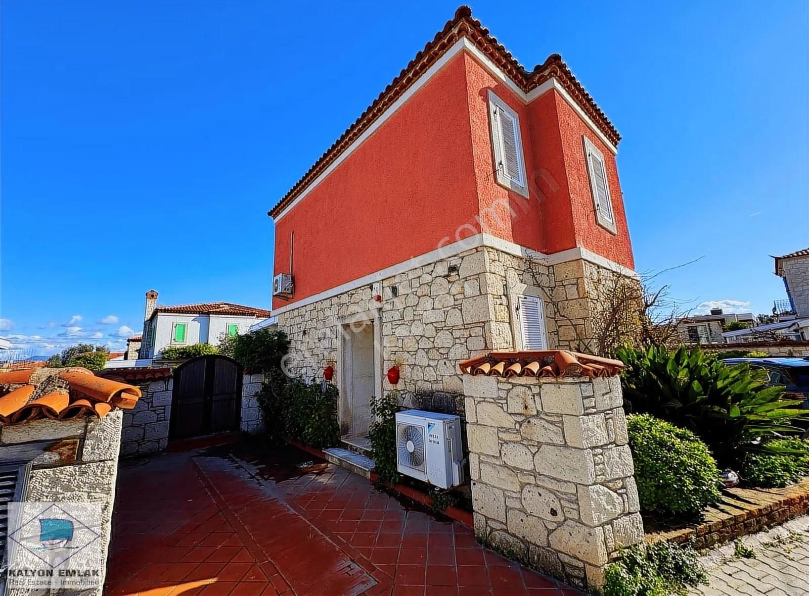 Kalyon'dan Alaçatı Köy İçi - Hacımemiş'te Müstakil Havuzlu Villa - Görsel 2