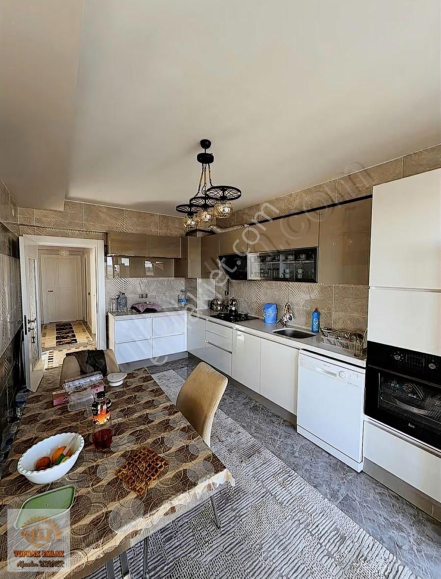 İstiklal Mahallesinde Satılık 3+1 Geniş Ve Konforlu Daire - Görsel 22