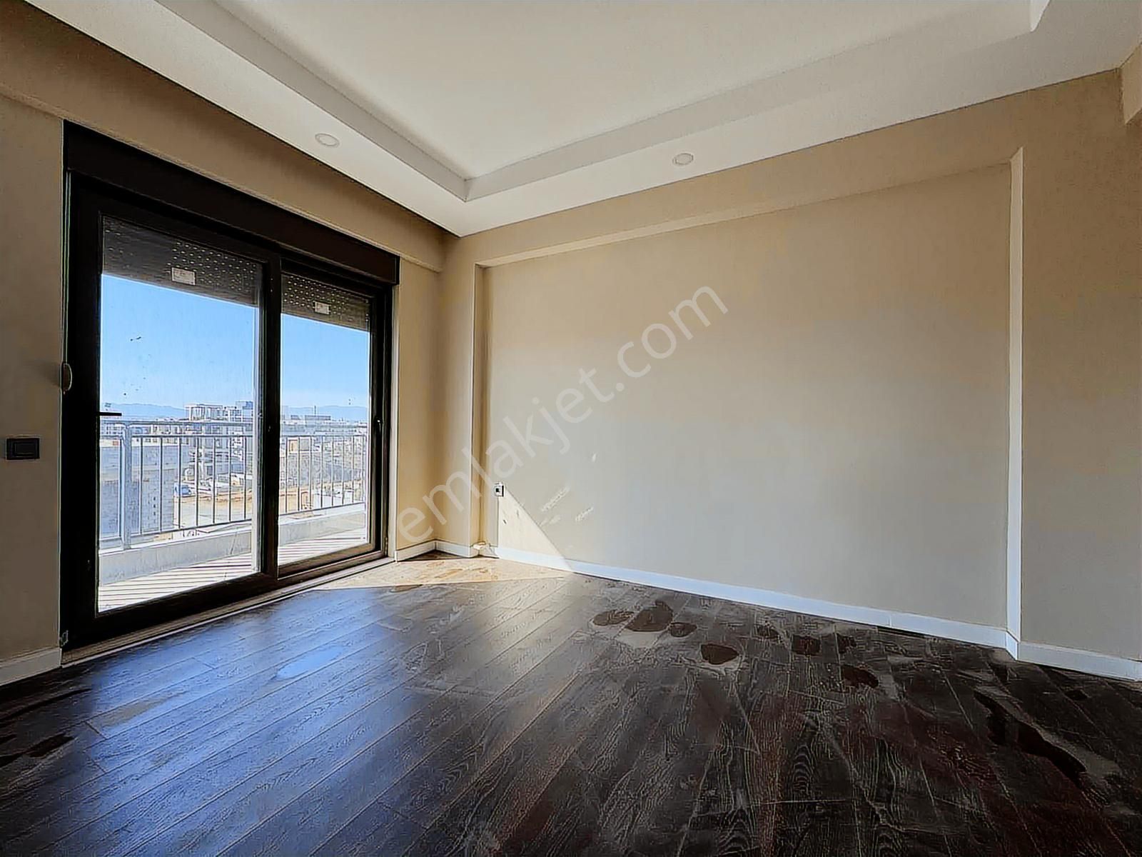 Uğur Kurtulmuş'tan Oturuma Hazır Arakat 2+1 Daire - Görsel 7