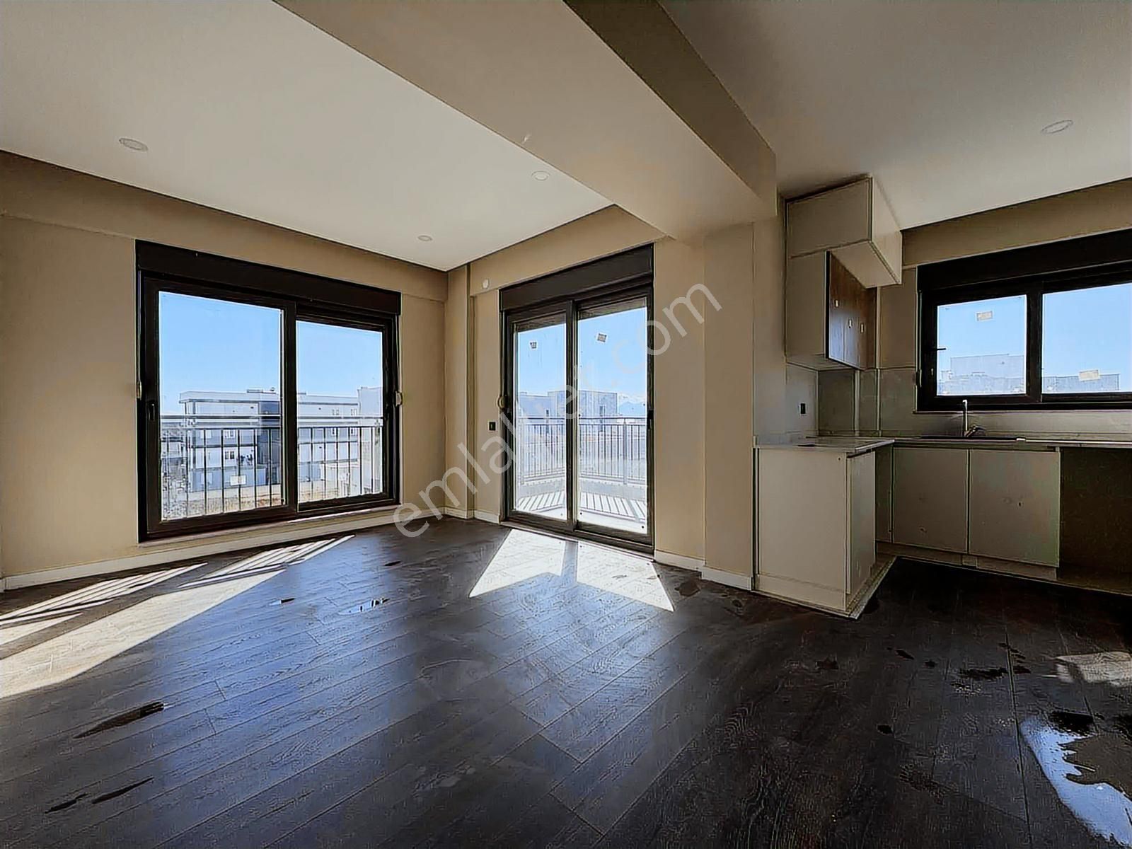 Uğur Kurtulmuş'tan Oturuma Hazır Arakat 2+1 Daire - Görsel 13