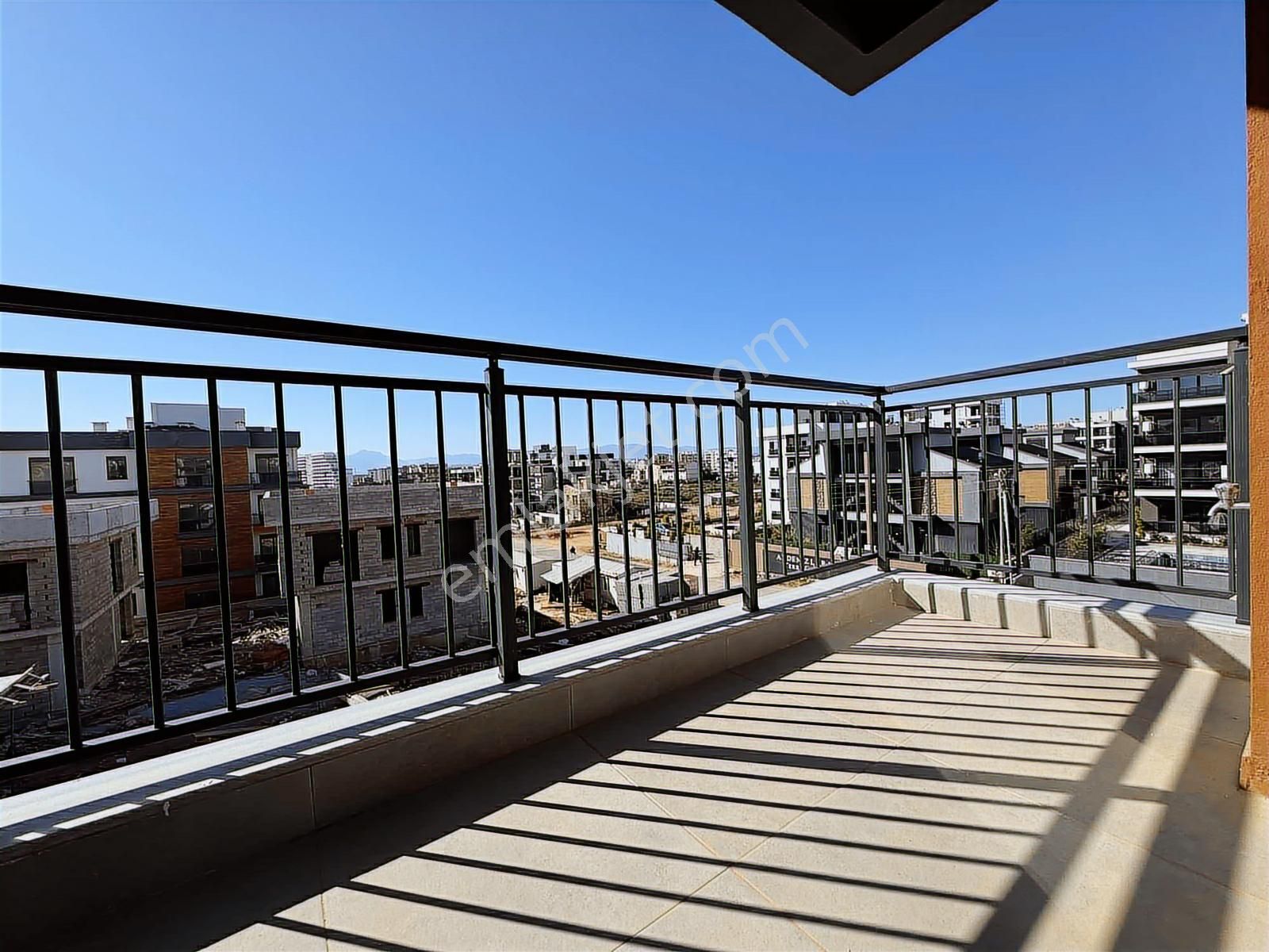 Uğur Kurtulmuş'tan Oturuma Hazır Arakat 2+1 Daire - Görsel 9