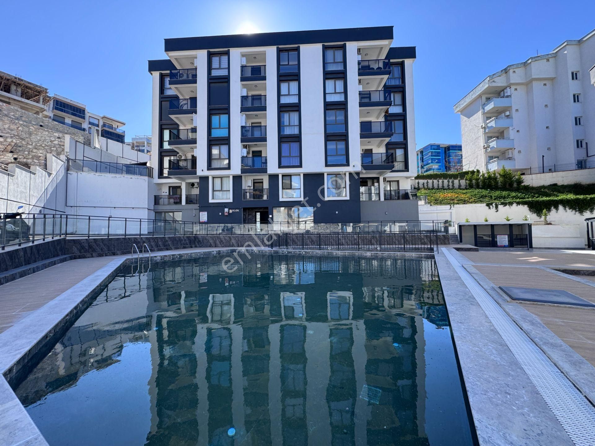 Değirmendere Bemka Paradise'ta Havuzlu Güvenlikli Sitede 1+1