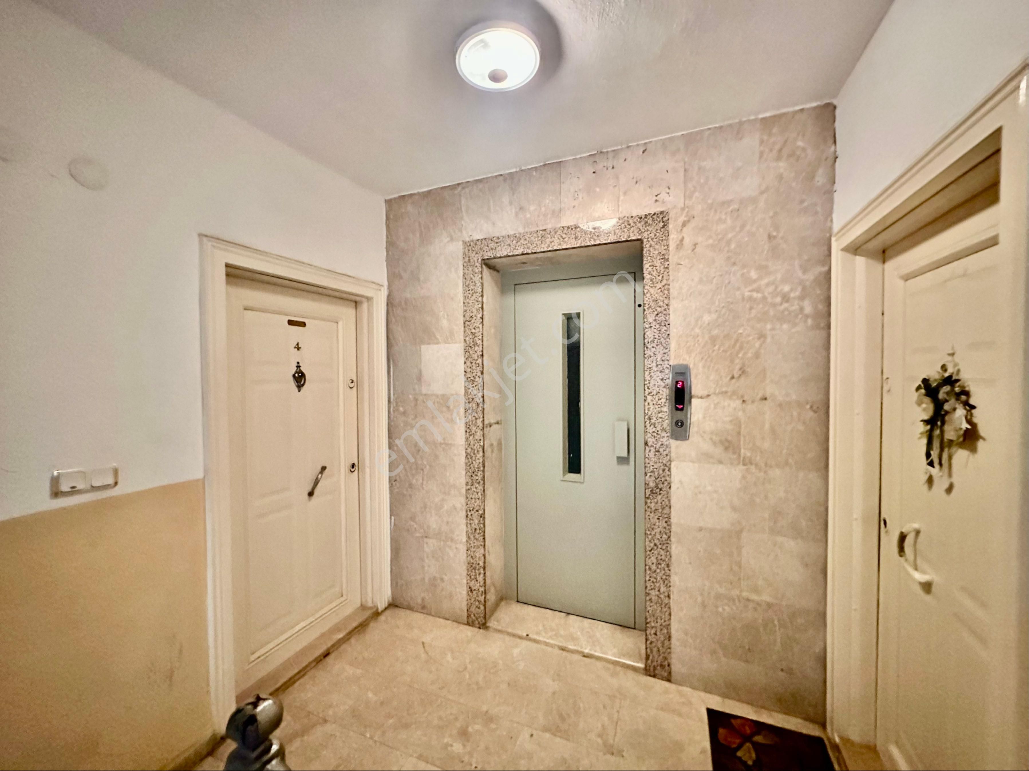 Avsallarda Satılık Merkezi Konumda 2+1 Amerikan Mutfak Geniş Daire - Görsel 14