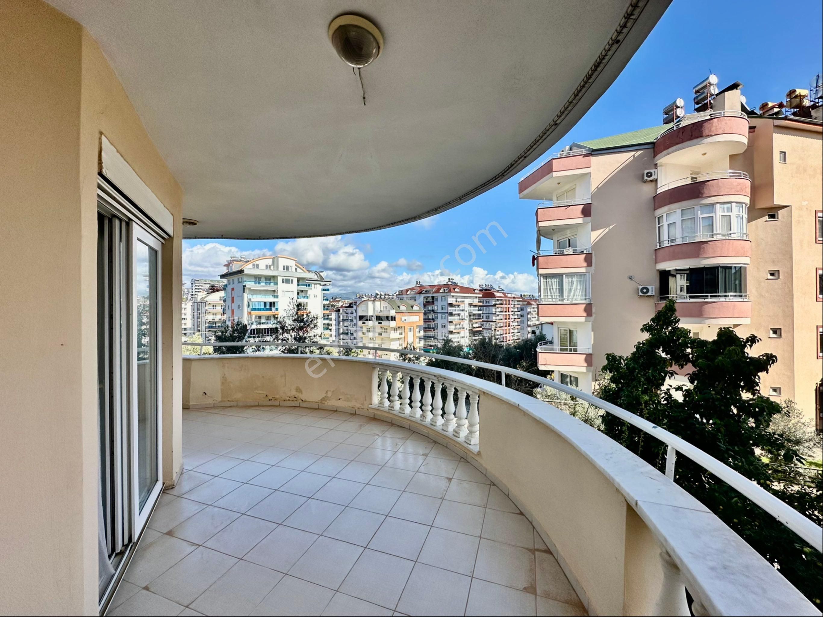 Avsallarda Satılık Merkezi Konumda 2+1 Amerikan Mutfak Geniş Daire - Görsel 11