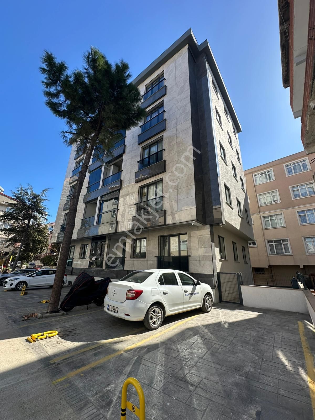 Kartal Metroya Yürüme İskanlı 2+1 Balkonlu - Yüksek Giriş Lüks Daire