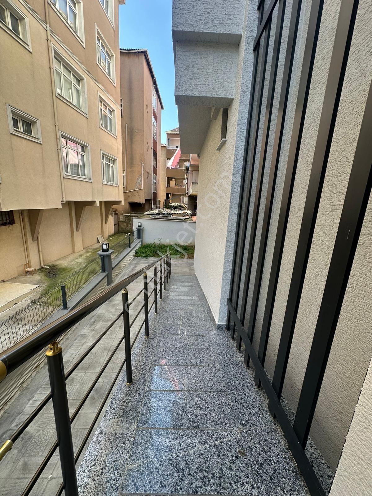 Kartal Metroya Yürüme İskanlı 2+1 Balkonlu - Yüksek Giriş Lüks Daire - Görsel 33