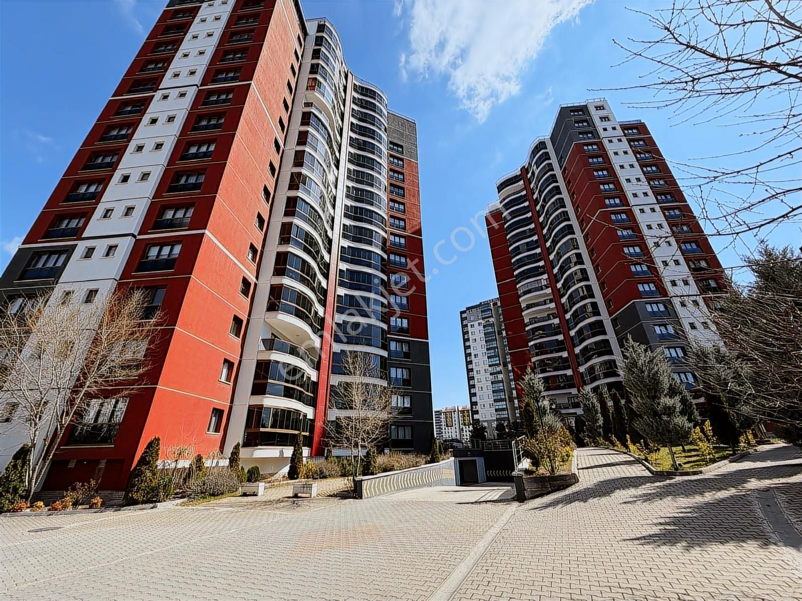 Cumhuriyet Mah Metro Güzerhahı Full Donatılı Sitede 2+1 Kiralık