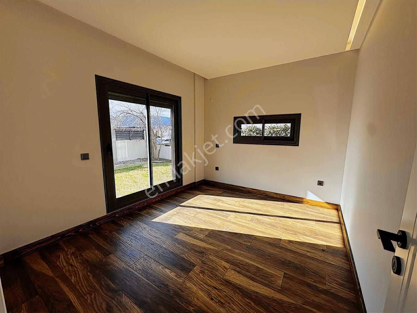 Urla İçmelerde Satılık Lüks Tripleks Villa | Denize 150 Metre - Görsel 10