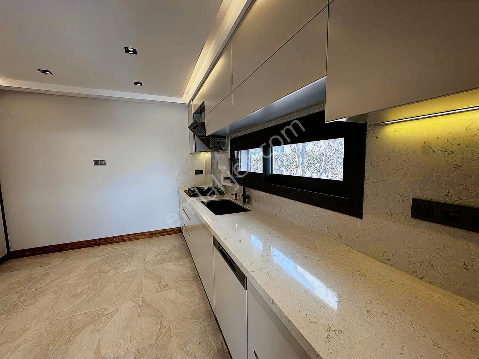 Urla İçmelerde Satılık Lüks Tripleks Villa | Denize 150 Metre - Görsel 29