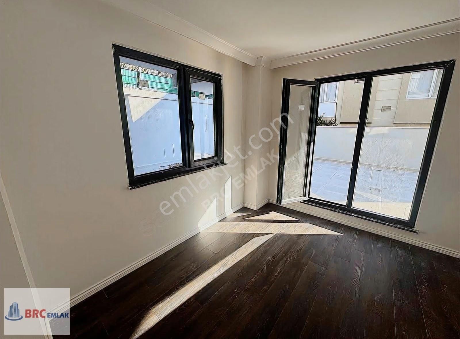 Florya Metrobüse Yakın, Bahçe Katı 2+1 Sıfır Daire - Görsel 4