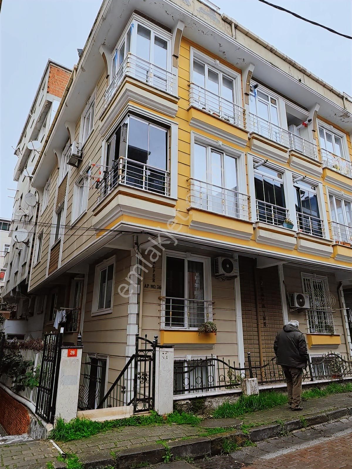 Mahir Emlak' Tan Metrobüse 1 Dk. 1+1 Masrafsız Ters Dublex