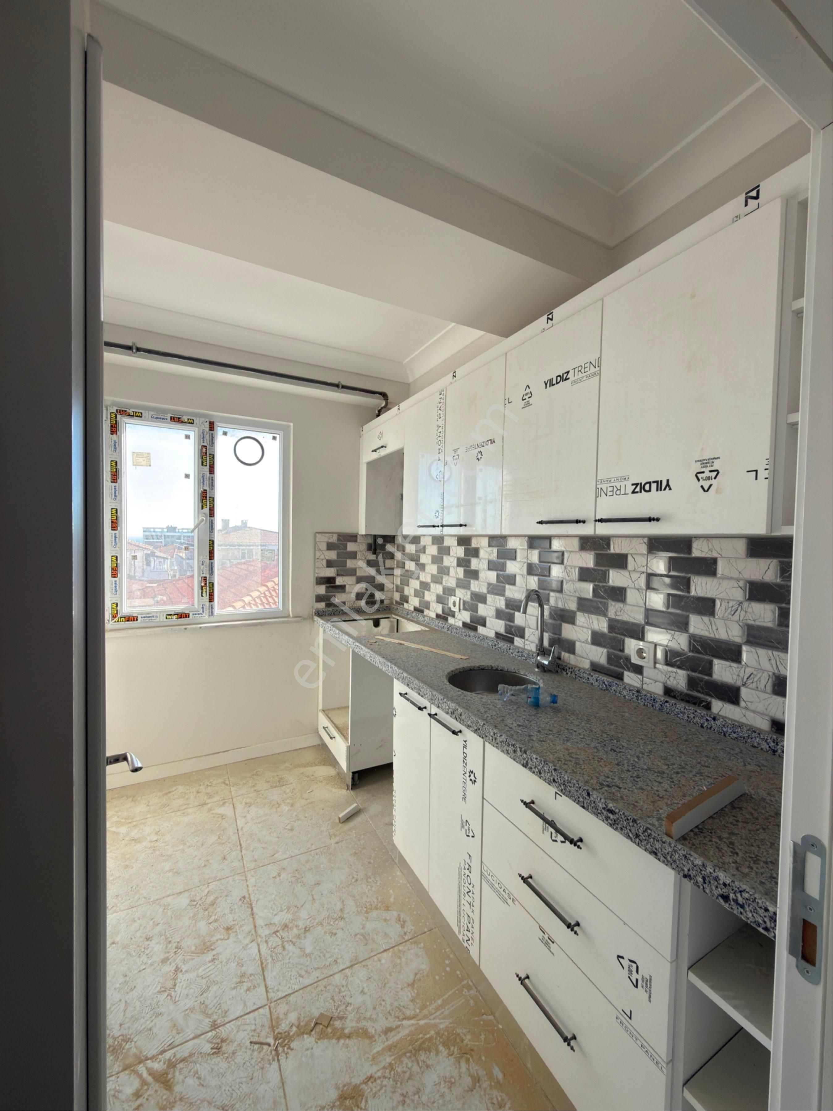 2+1 Ulaşımı Kolay Güney Cephe Daire - Görsel 8