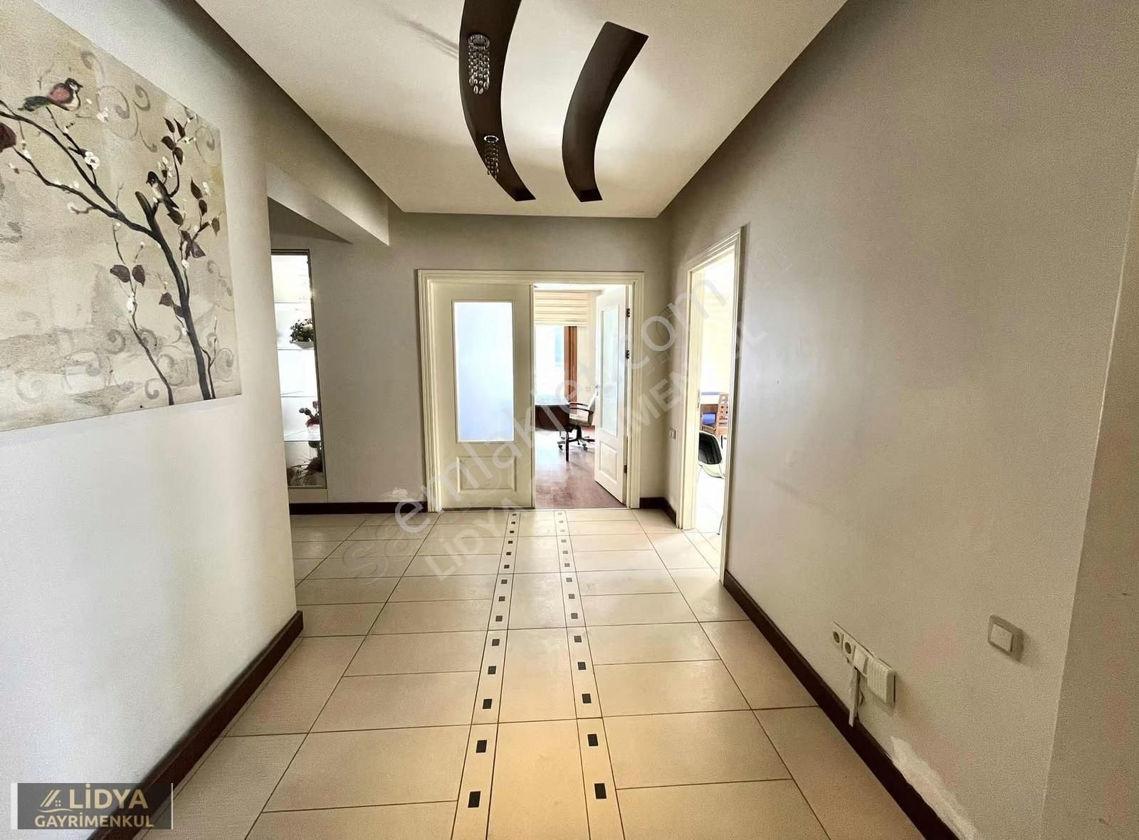 Erdemli Merkezde Geniş 4+1 Kiralık Ofis İşyeri - Görsel 9
