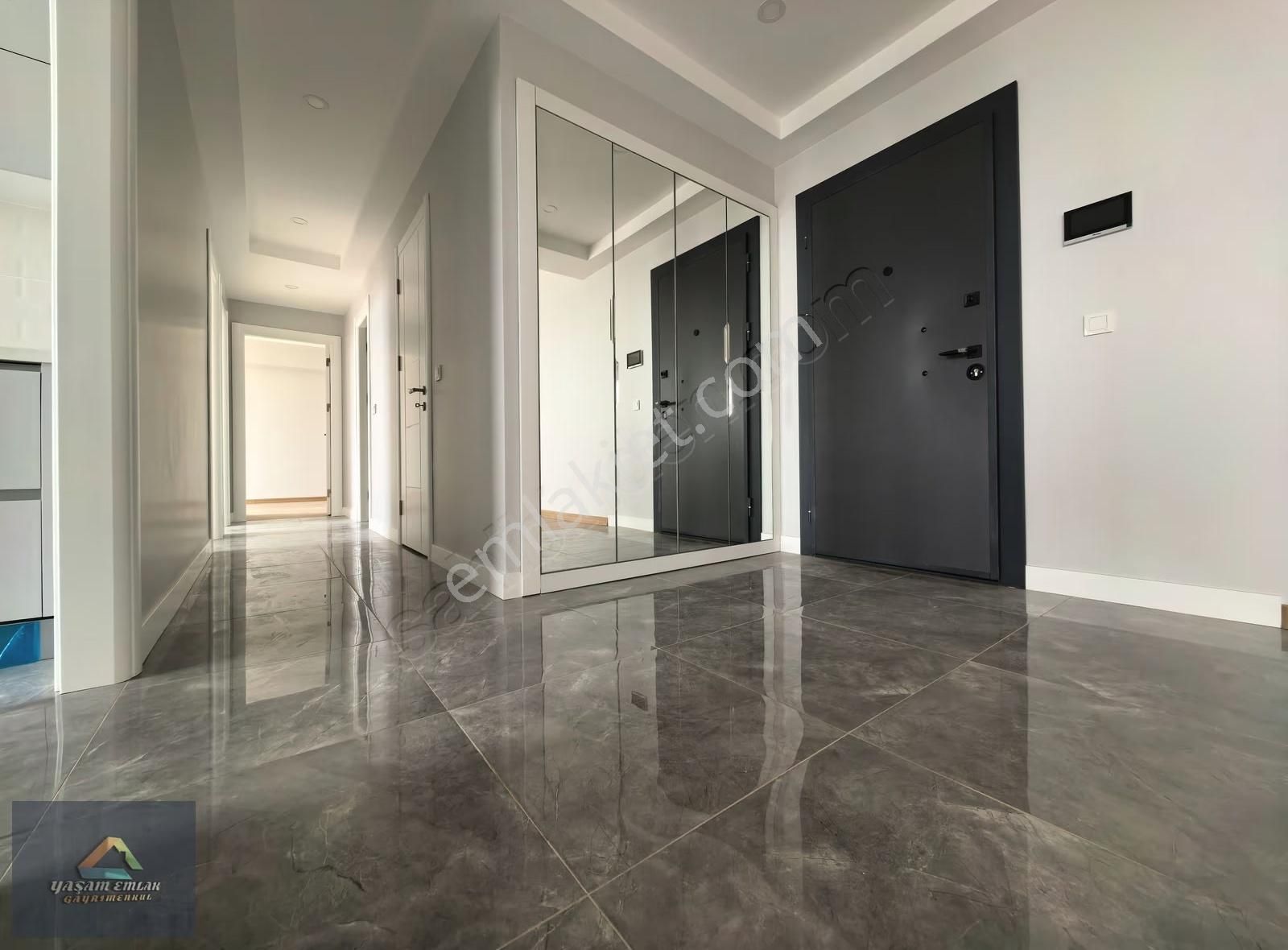 Siltaş Panorama Deniz Manzaralı 3,5+1 Geniş Balkonlu 170 M²