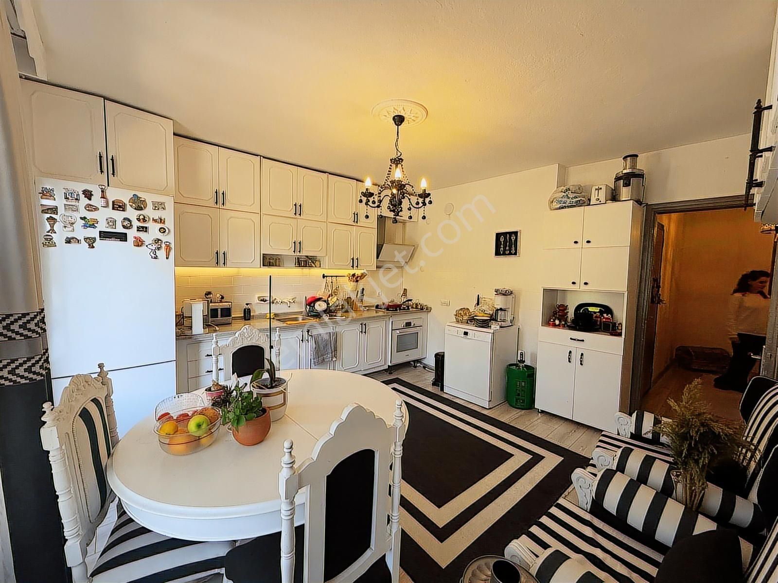 Mega Emlaktan 3+1 Fatih Mahallesinde Cadde Üzeri Masrafsız Daire - Görsel 7