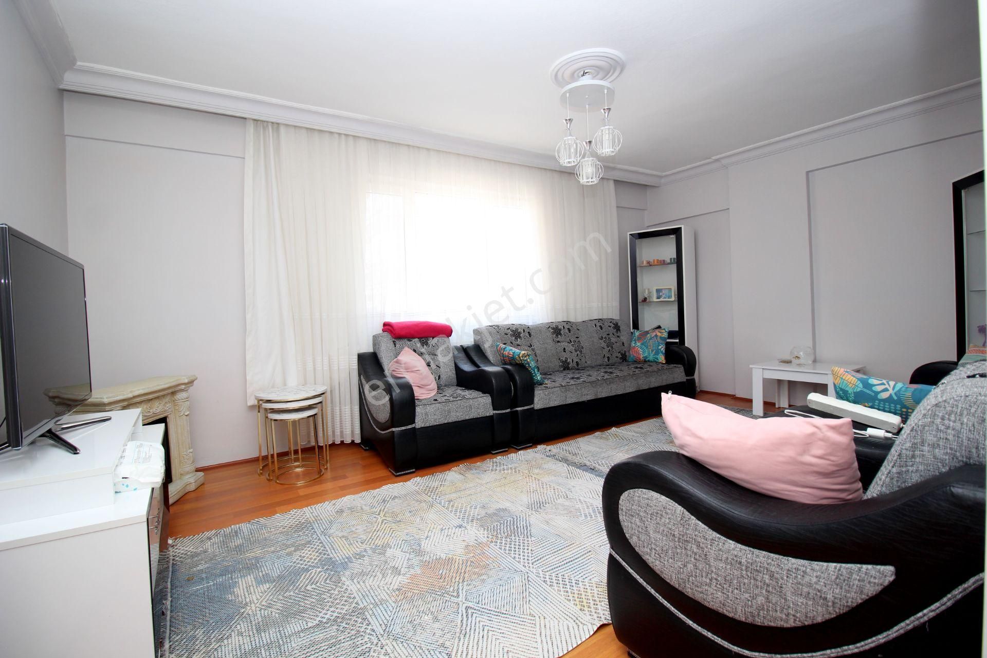 Emre Emlak'tan Piyade'de Merkezi Konumda Arakat Uygun Fiyatlı 3+1 Satılık Daire - Görsel 3