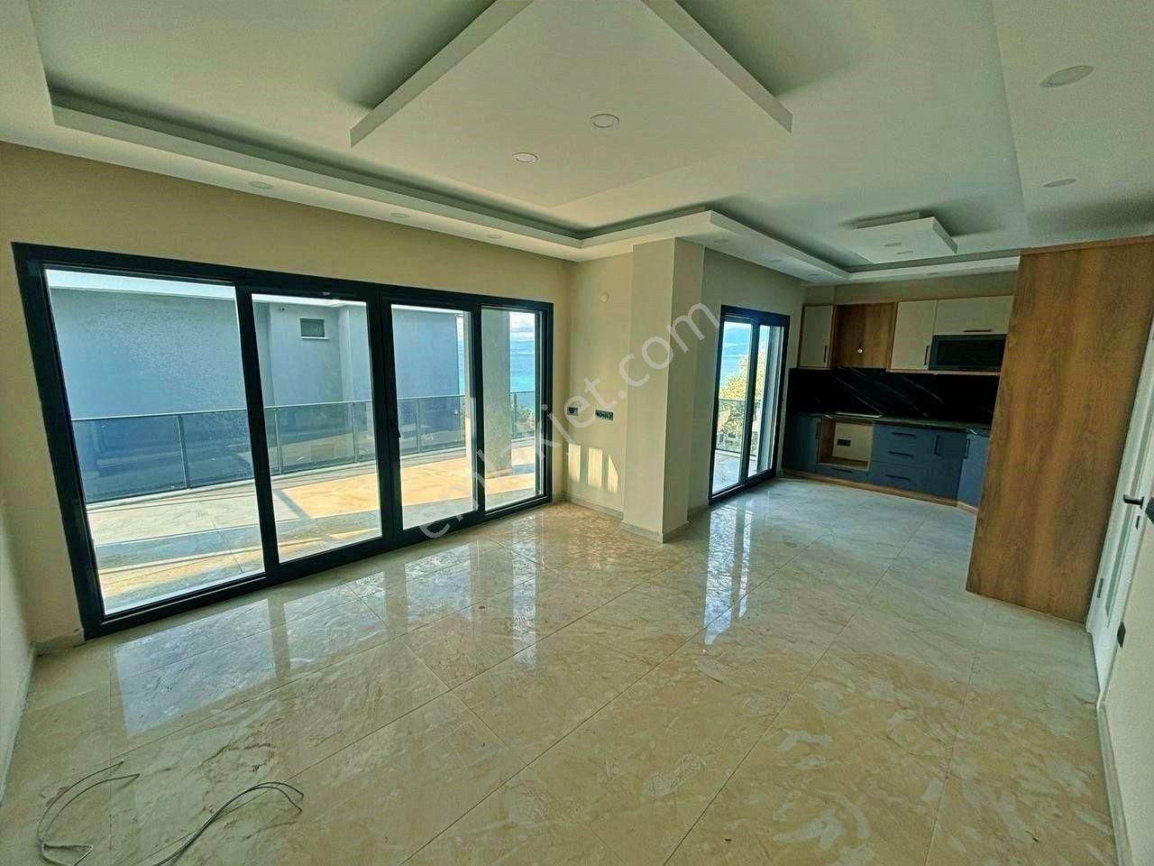 Uytundan Pelitköy'de Panoramik Full Deniz Manzaralı 4+2 Villa - Görsel 3
