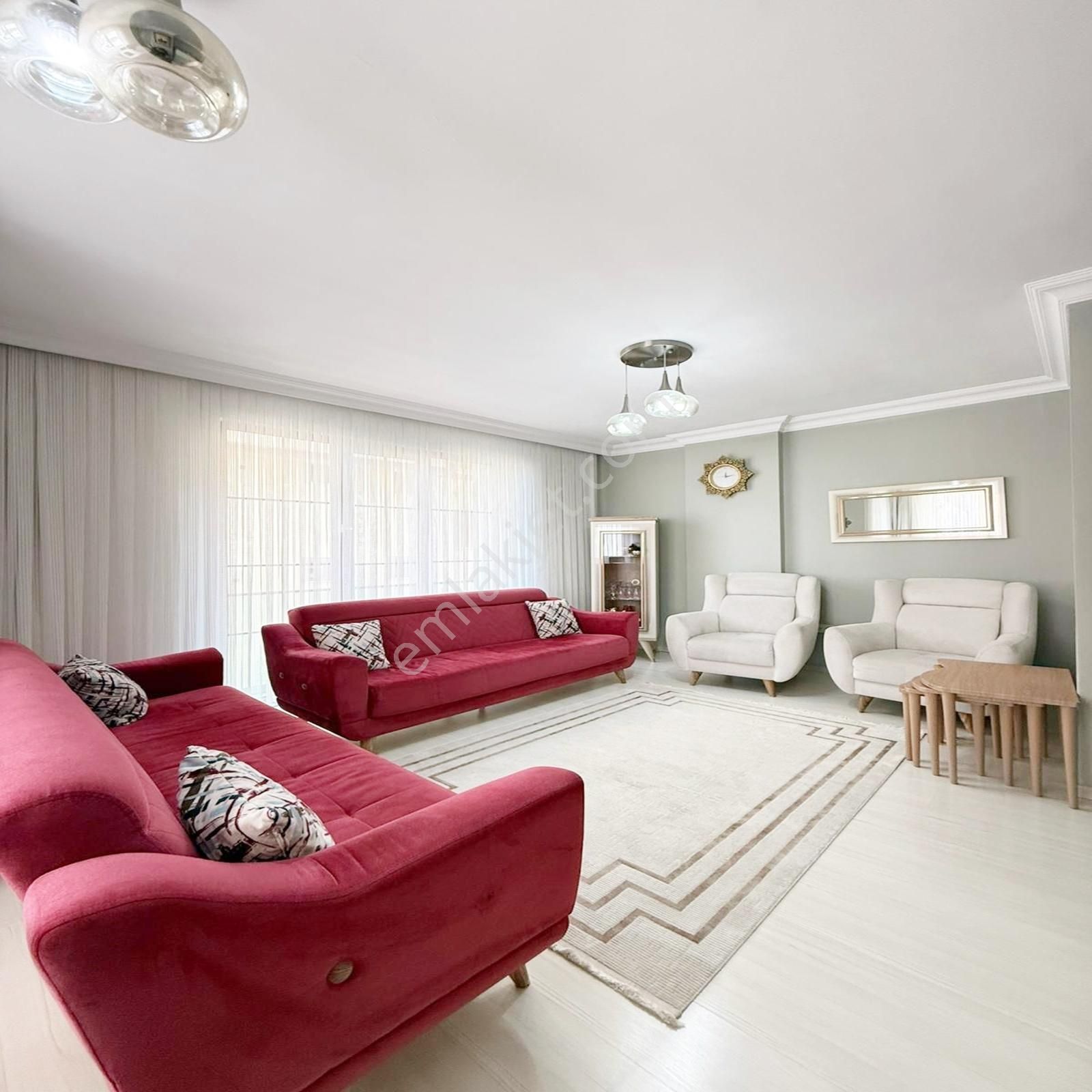 Çekmeköy Yapı Gayrimenkul'den Çift Balkonlu Geniş Daire!!!