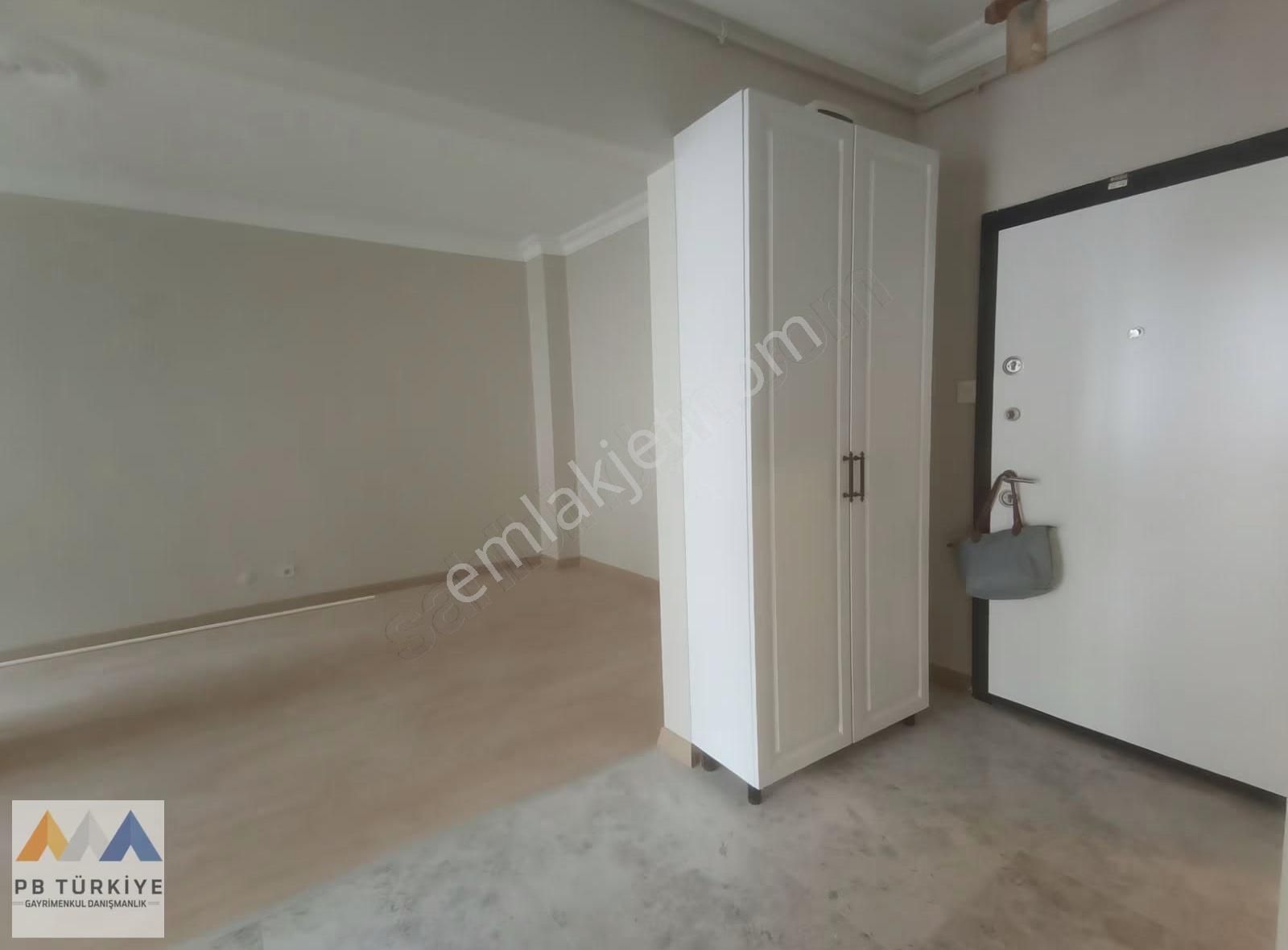 Stadın Karşı Sokağında, Boyalı Kiralık Daire ! - Görsel 9