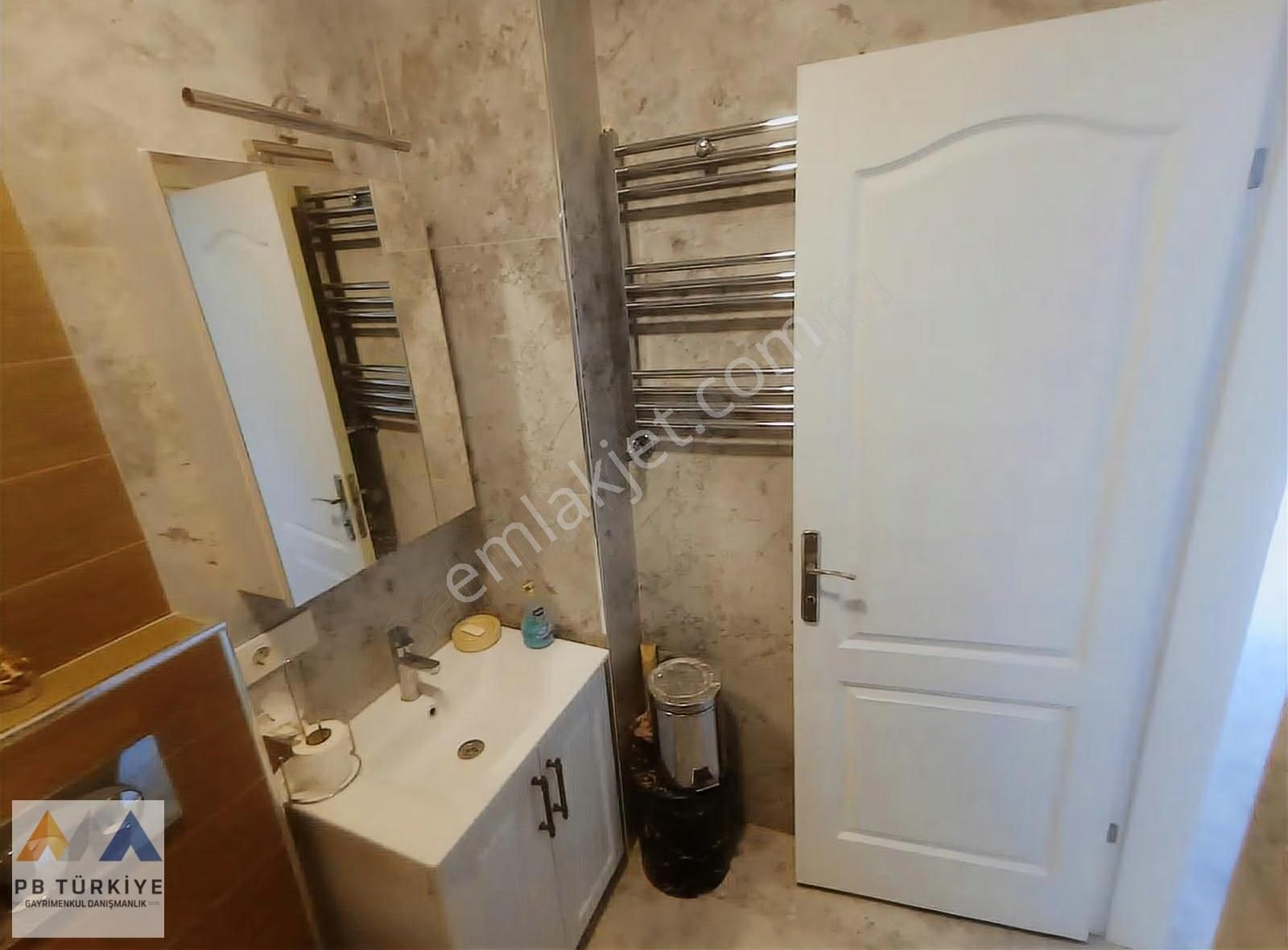 Stadın Karşı Sokağında, Boyalı Kiralık Daire ! - Görsel 4