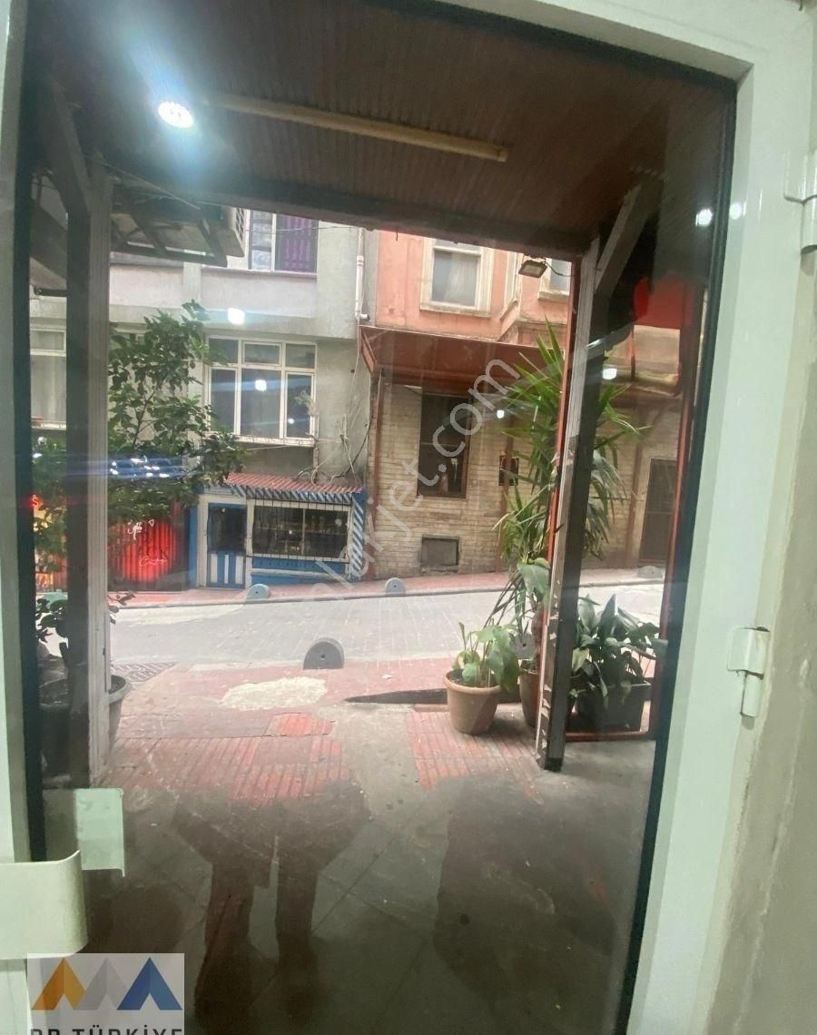 İstiklal Cad.'ne Yürüyerek 3 Dakika! Satılık 5 M2 Dükkan! - Görsel 8