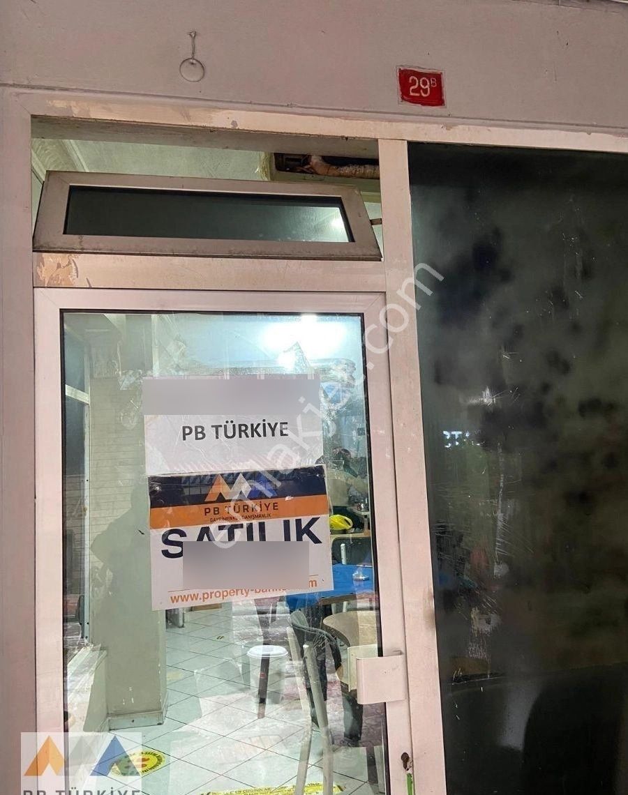 İstiklal Cad.'ne Yürüyerek 3 Dakika! Satılık 5 M2 Dükkan!