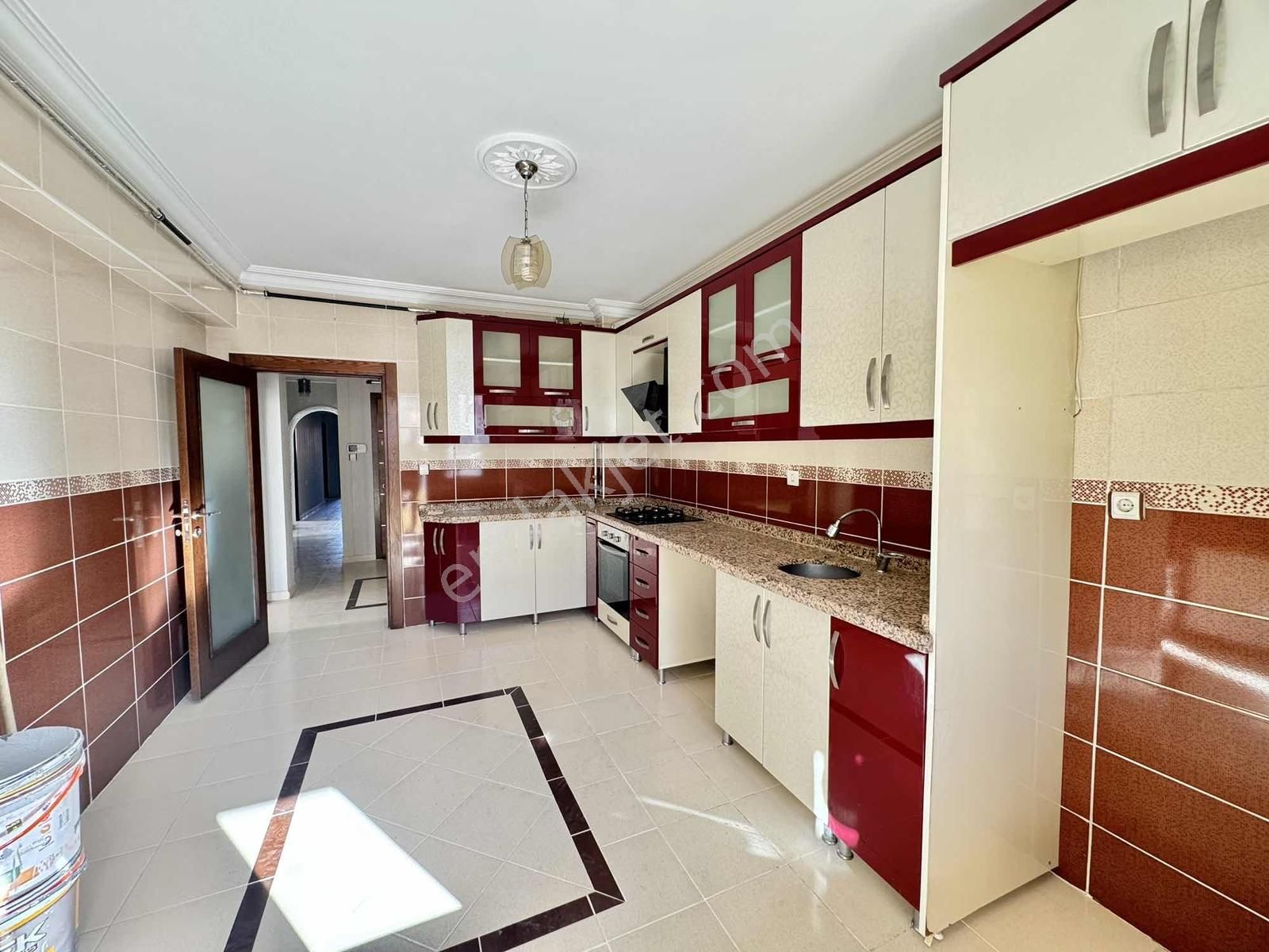 Karapürçek Mah. 3+1 Ara Kat 130m2 Kiralık Daire