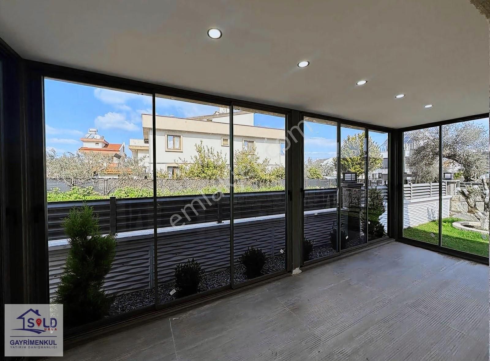 Urla Çeşmealtı Tam Müstakil Butik Site İçi Satılık Villa - Görsel 17