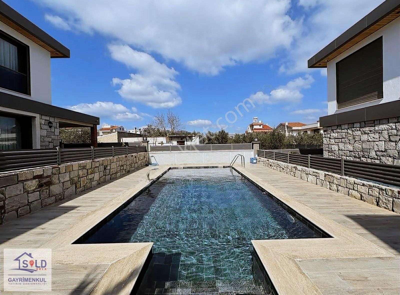 Urla Çeşmealtı Tam Müstakil Butik Site İçi Satılık Villa - Görsel 13