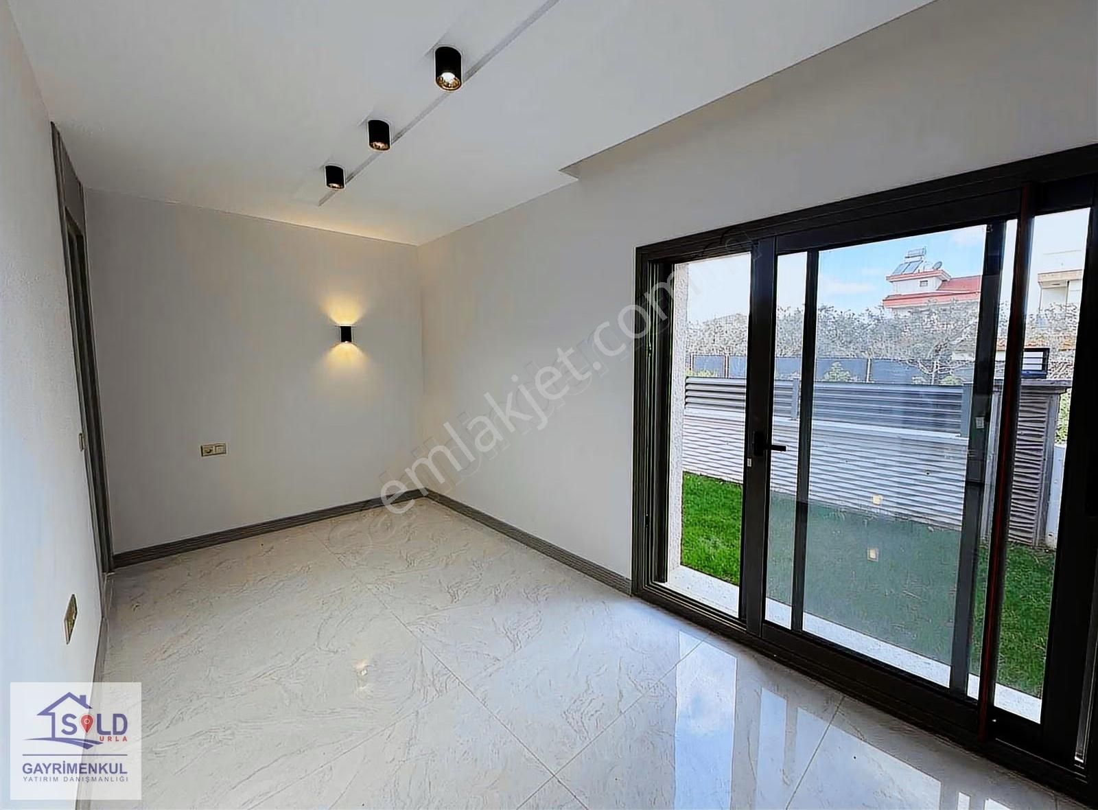 Urla Çeşmealtı Tam Müstakil Butik Site İçi Satılık Villa - Görsel 28