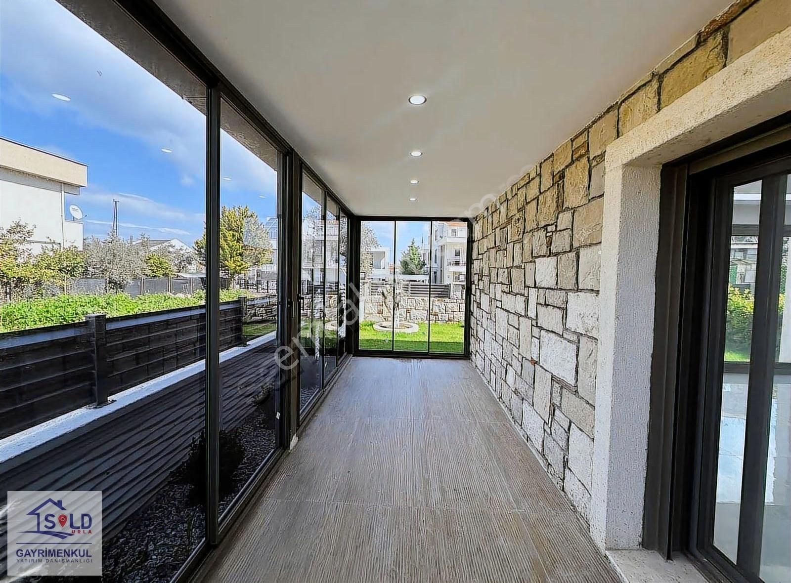 Urla Çeşmealtı Tam Müstakil Butik Site İçi Satılık Villa - Görsel 31