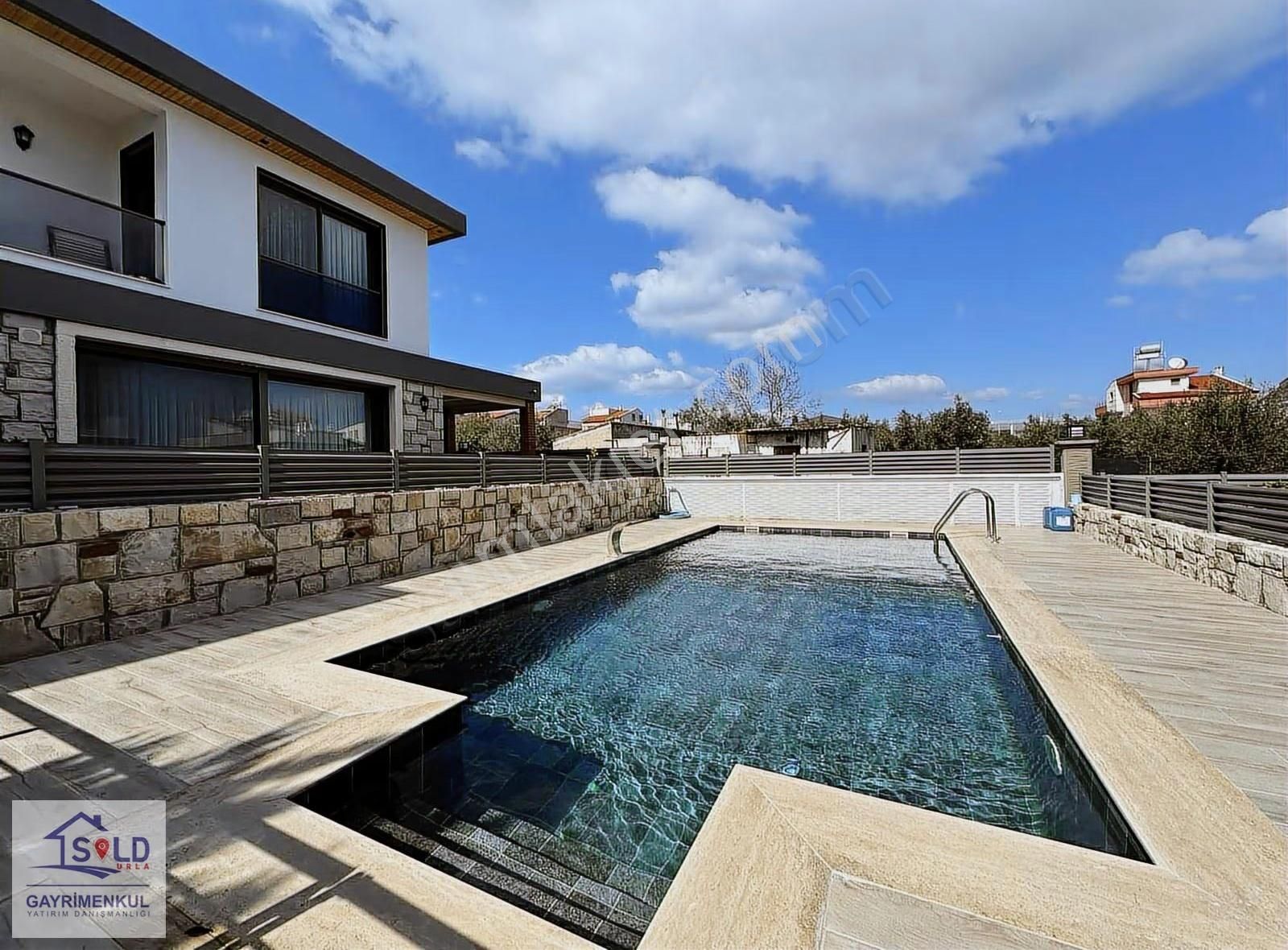 Urla Çeşmealtı Tam Müstakil Butik Site İçi Satılık Villa - Görsel 32