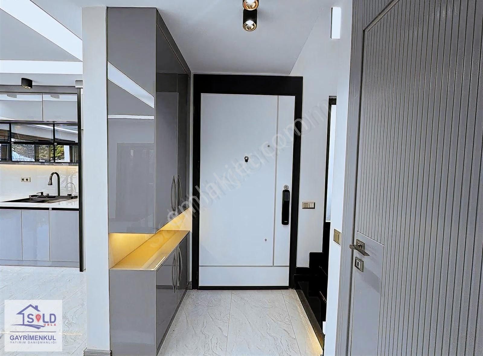 Urla Çeşmealtı Tam Müstakil Butik Site İçi Satılık Villa - Görsel 12