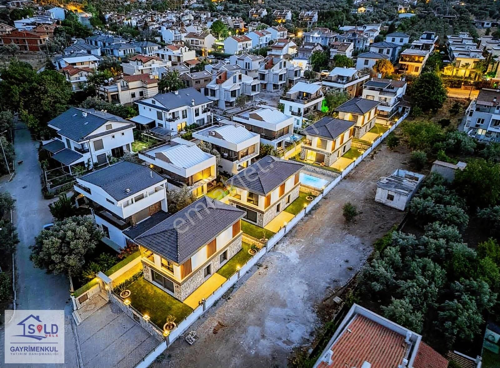 Urla Çeşmealtı Tam Müstakil Butik Site İçi Satılık Villa - Görsel 24