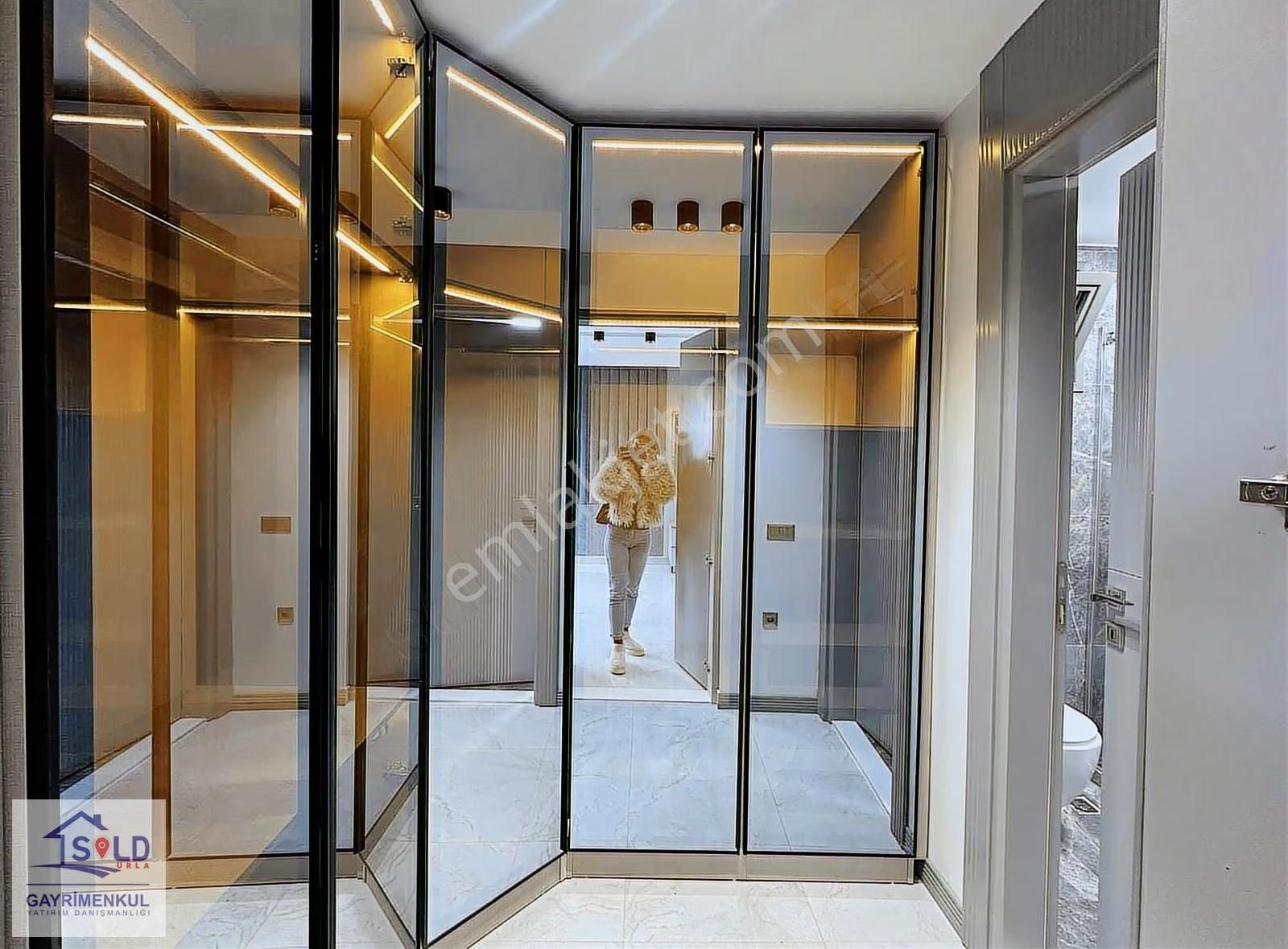 Urla Çeşmealtı Tam Müstakil Butik Site İçi Satılık Villa - Görsel 15