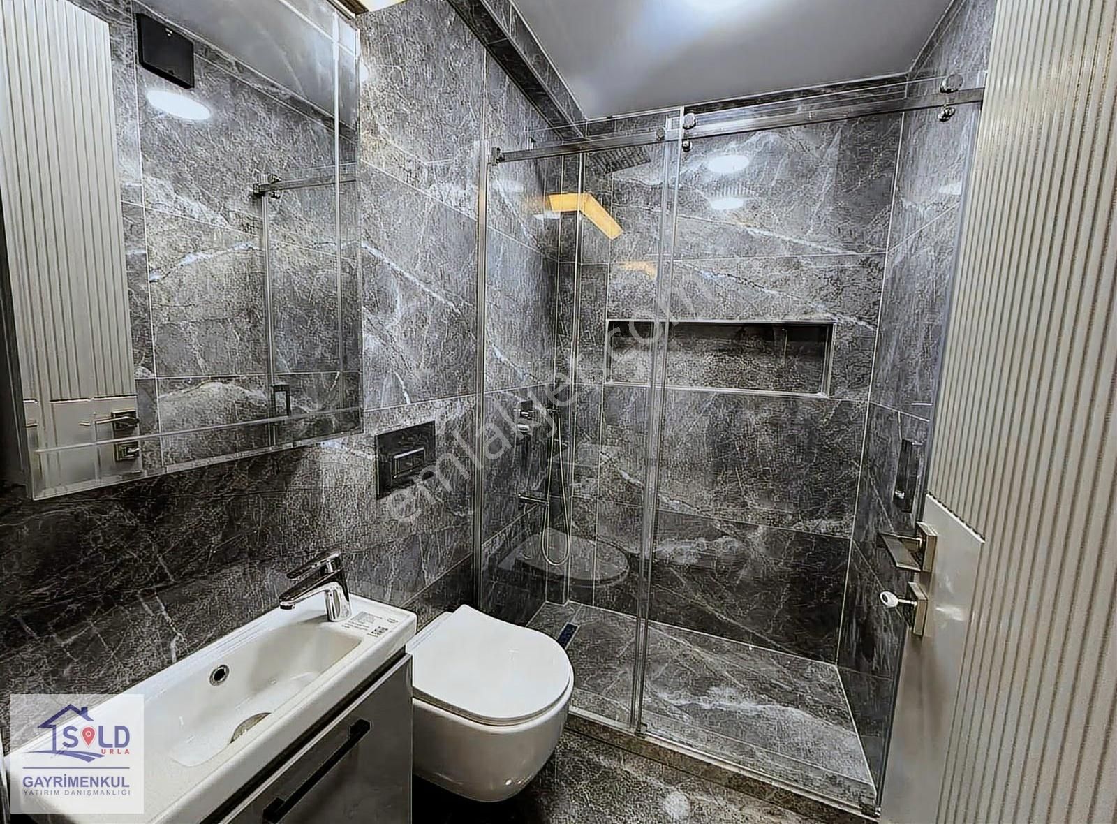 Urla Çeşmealtı Tam Müstakil Butik Site İçi Satılık Villa - Görsel 3