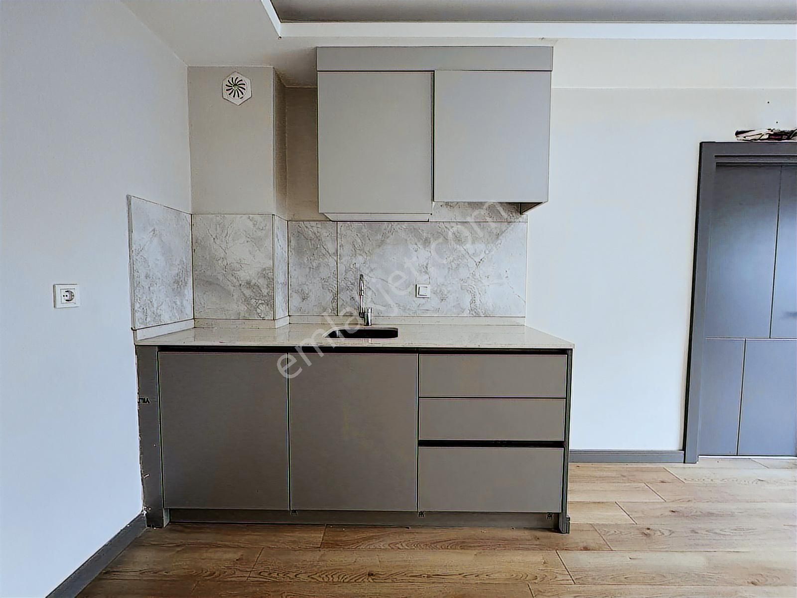 Erasta Avm Karşısı, Tramvaya Yürüme Mesafinde Eşyalı Temiz 1+1 - Görsel 13