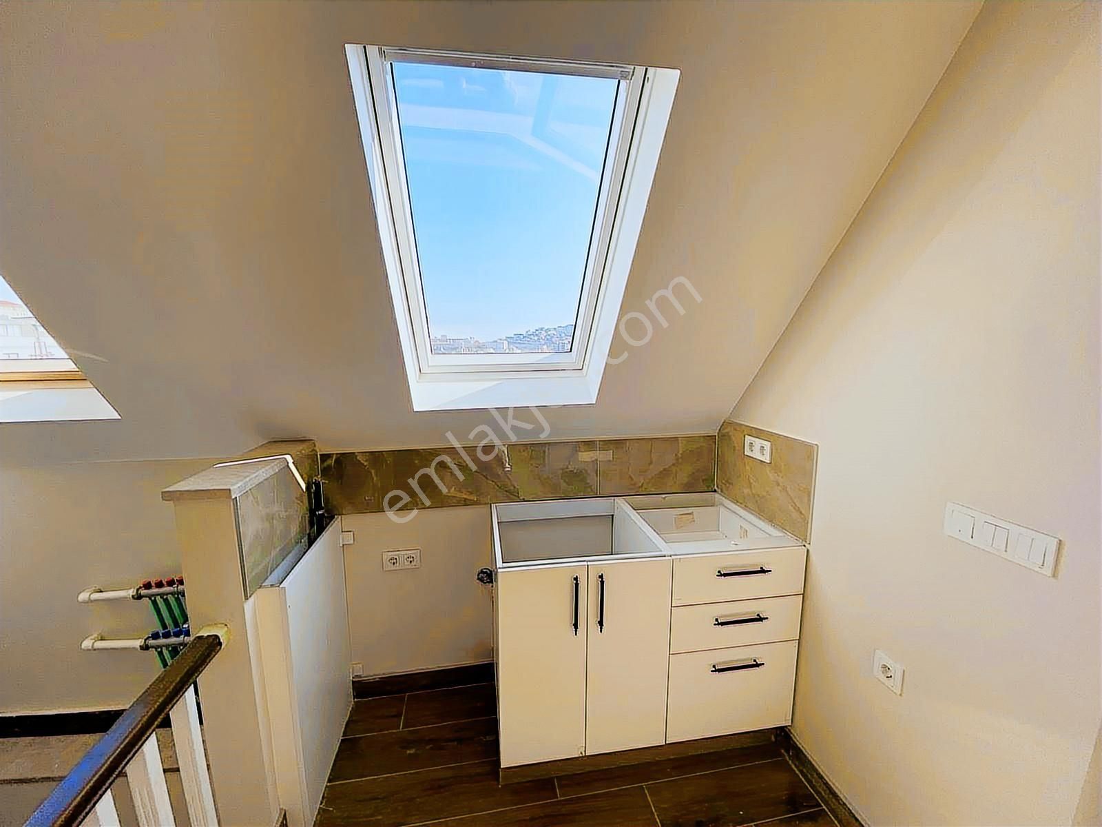 Marmaray Durağı Karşısı Sıfır Binada 4+2 Dubleks Daire - Görsel 17