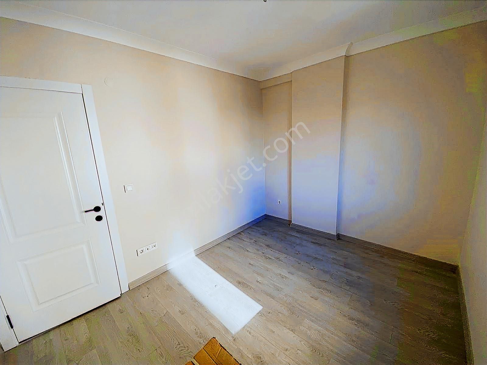 Marmaray Durağı Karşısı Sıfır Binada 4+2 Dubleks Daire - Görsel 7