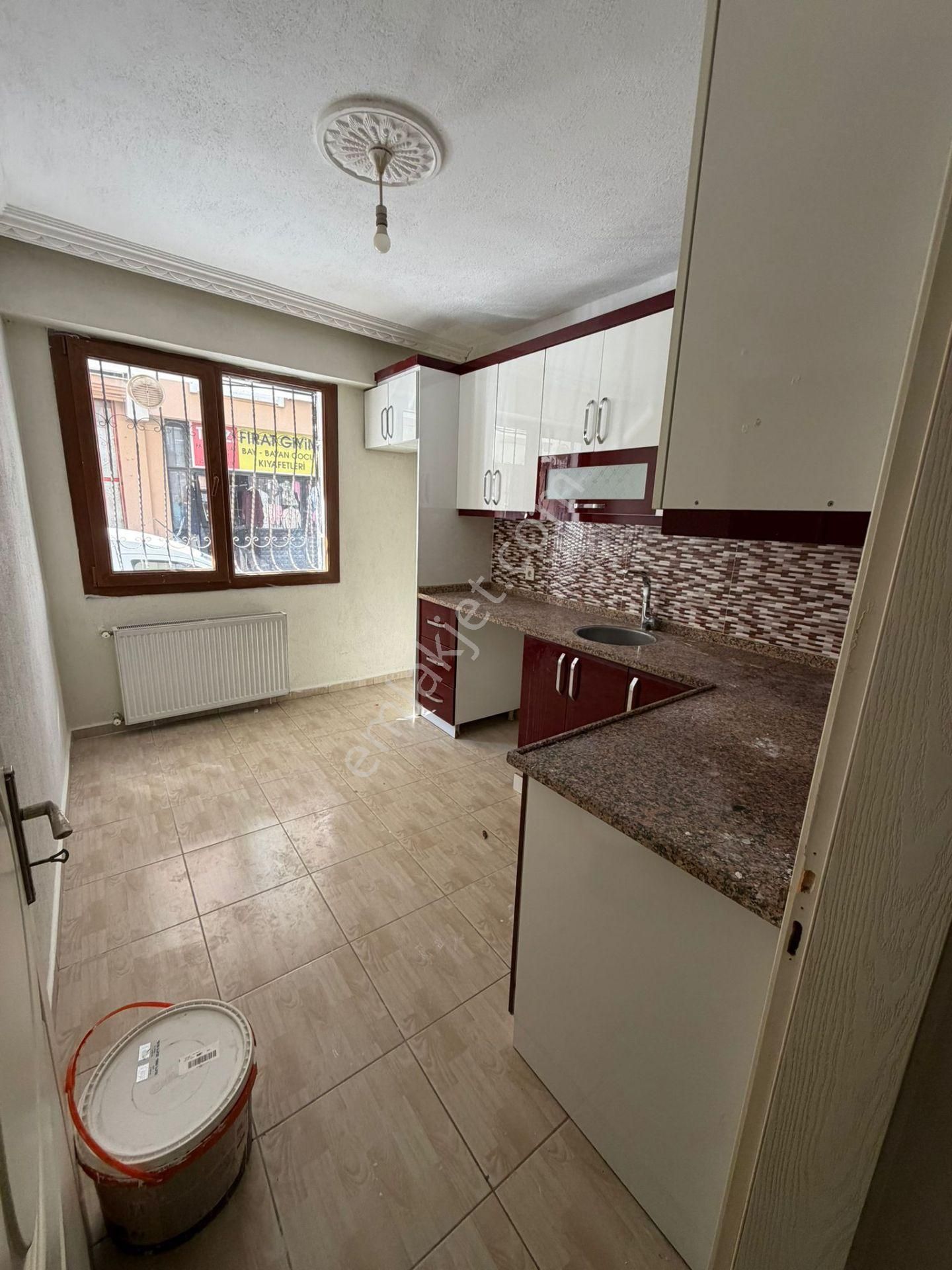 Buca Fırat Mah. 2+1 95 M2 Yüksek Giriş Katı Doğalgazlı Kiralık Daire