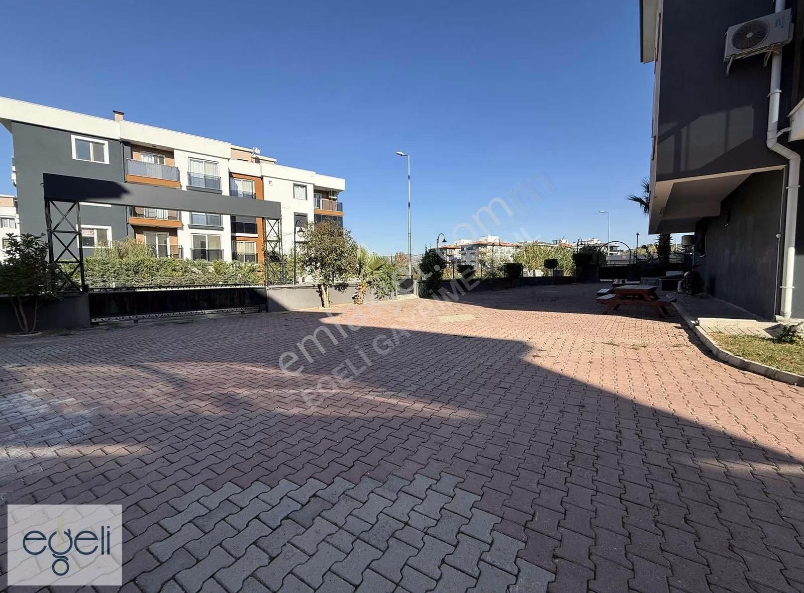 Egeli Den Site İçerisinde 2+1 Daire