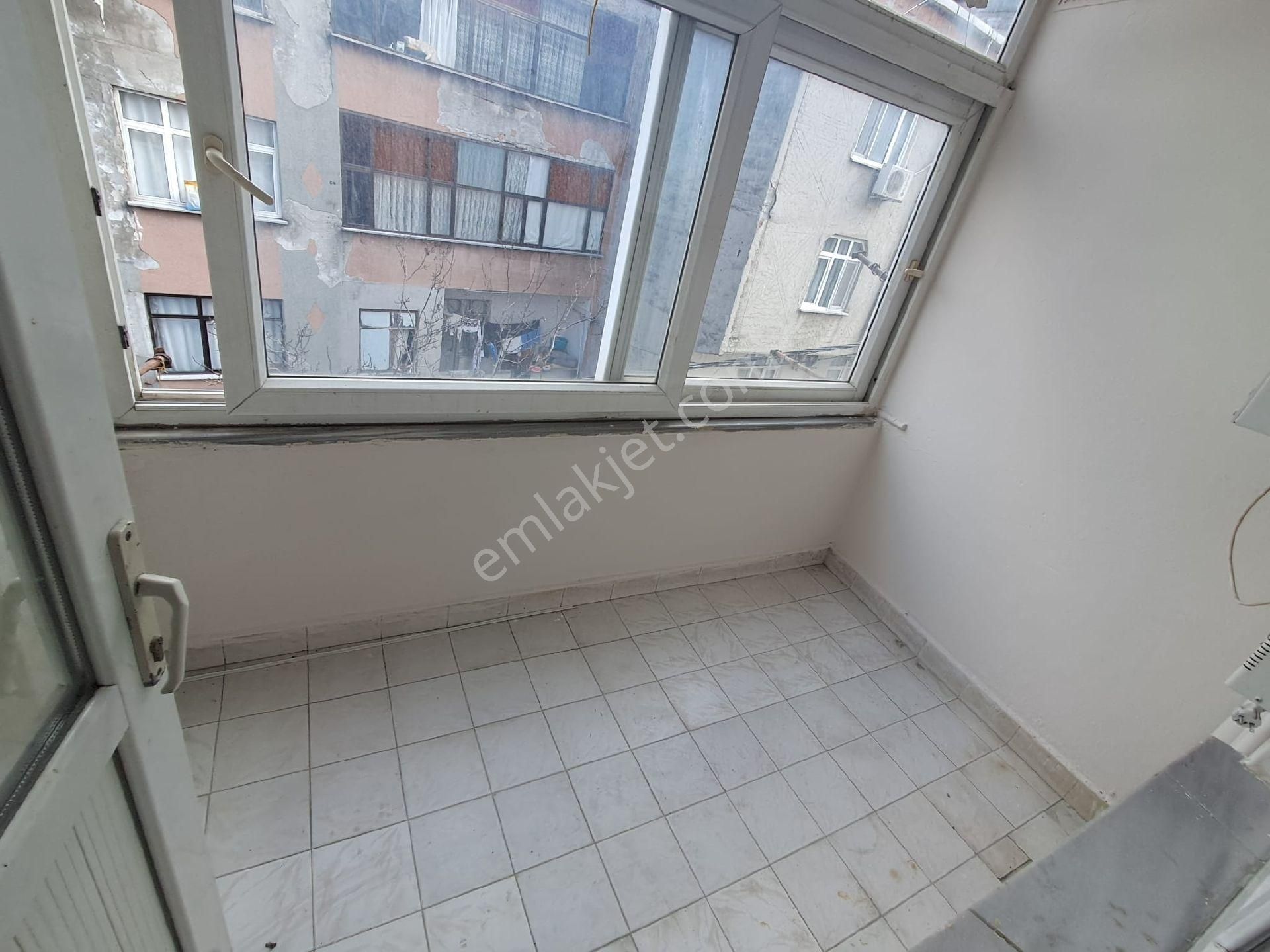 Bağcılar Fatih Mah. Kiralık 2+1 Daire ( Çiftlik Camisine Yakın) - Görsel 4