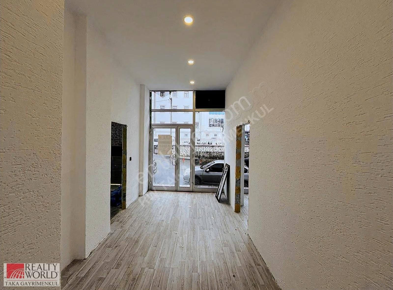 Rw Taka | Pelitlide Sahil Yoluna Yakın Kiralık Dükkan - Görsel 2