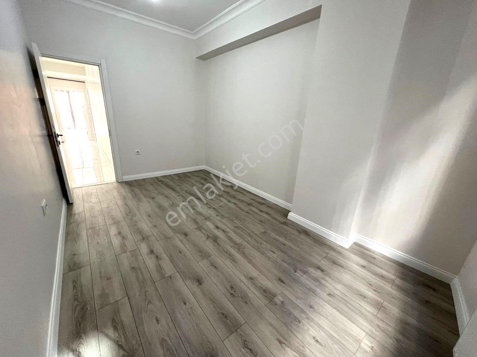 Seba'dan Tevfikbey Mh 2+1 70m2 Eb.banyolu Balkonlu Yüksek Giriş - Görsel 15