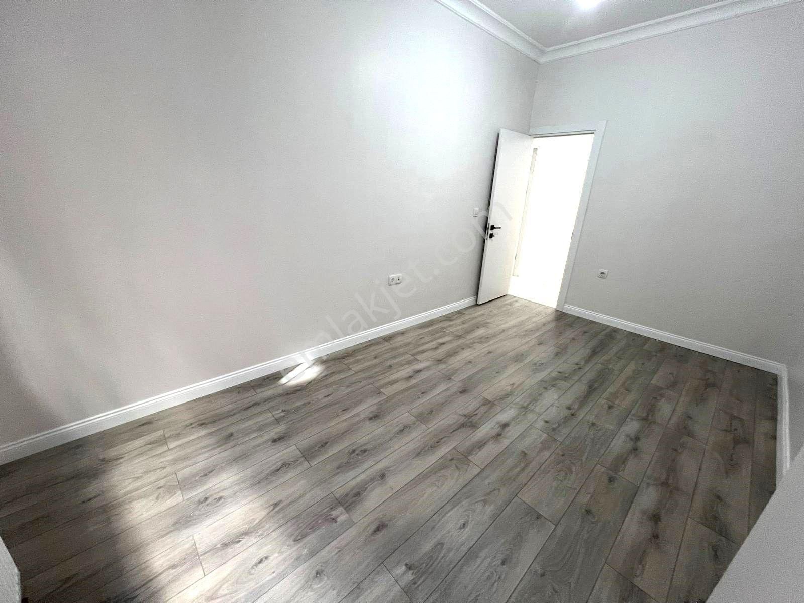 Seba'dan Tevfikbey Mh 2+1 70m2 Eb.banyolu Balkonlu Yüksek Giriş - Görsel 16